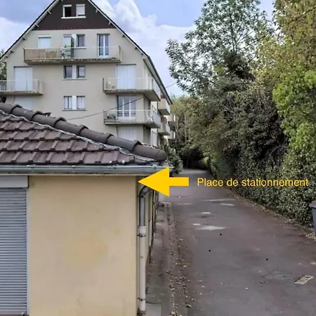 Le Soleil D Or A 10 Minutes De Nigloland
